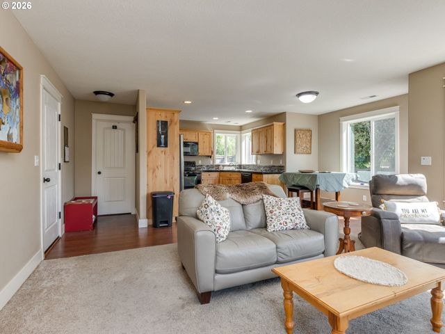 697 Se MILLRIGHT Ct, Mc Minnville, OR 97128