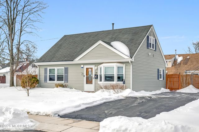 18 Cedar Avenue, Hazlet, NJ 07730