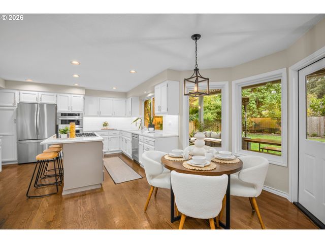 17423 SCHALIT Way, Lake Oswego, OR 97035