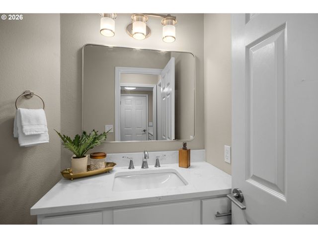 17423 SCHALIT Way, Lake Oswego, OR 97035
