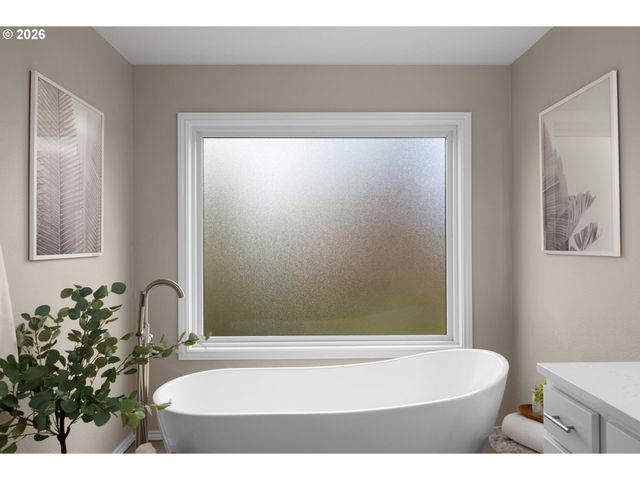17423 SCHALIT Way, Lake Oswego, OR 97035