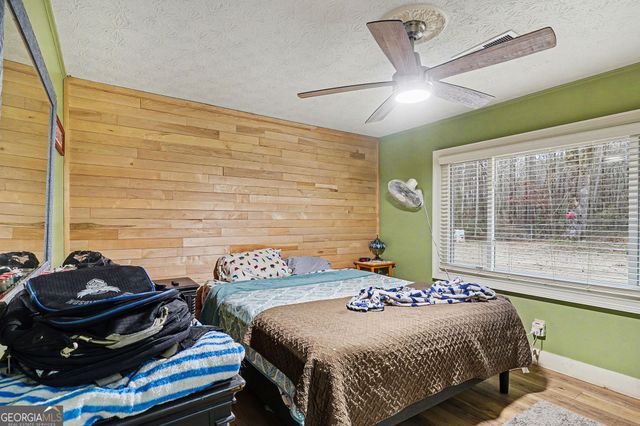 4656 S Woodlake Lane SE, Conyers, GA 30013