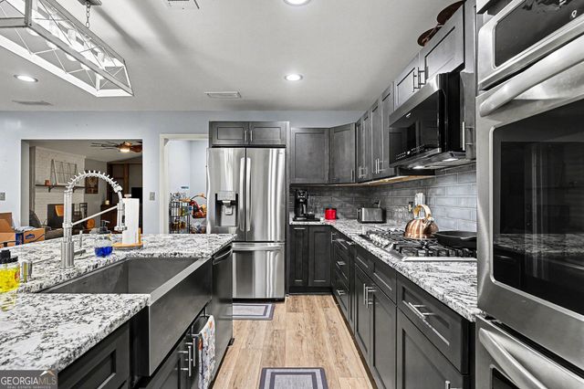 4656 S Woodlake Lane SE, Conyers, GA 30013