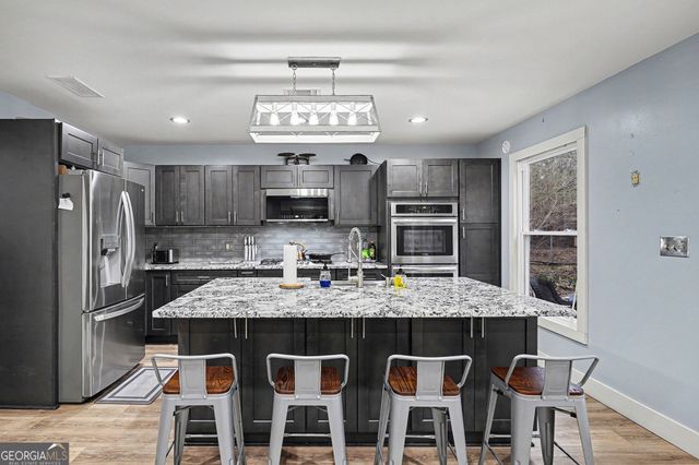 4656 S Woodlake Lane SE, Conyers, GA 30013