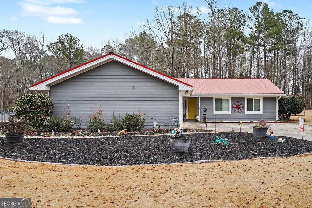 4656 S Woodlake Lane SE, Conyers, GA 30013