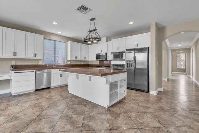 3329 Vancouver Dr, Modesto, CA 95355