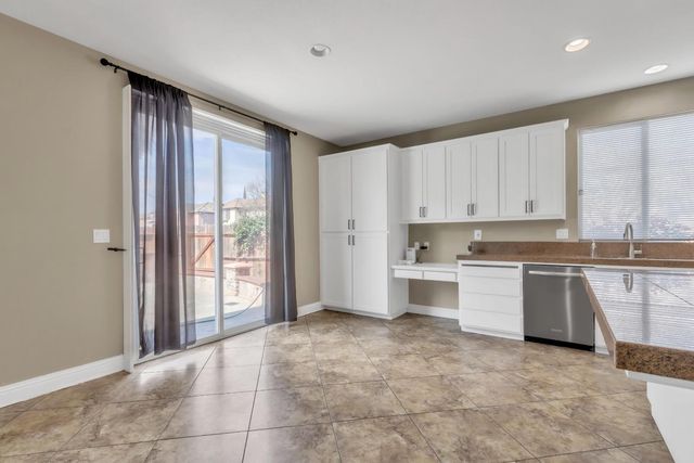 3329 Vancouver Dr, Modesto, CA 95355