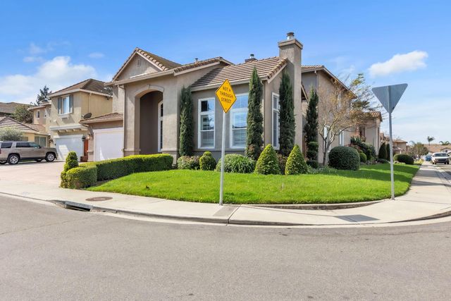 3329 Vancouver Dr, Modesto, CA 95355