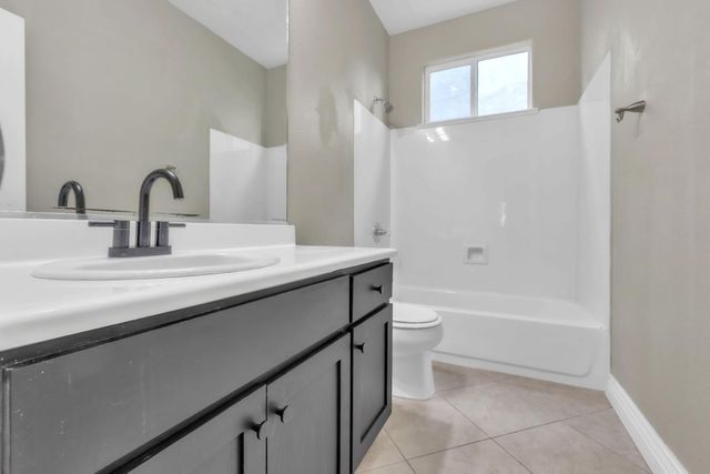 3329 Vancouver Dr, Modesto, CA 95355