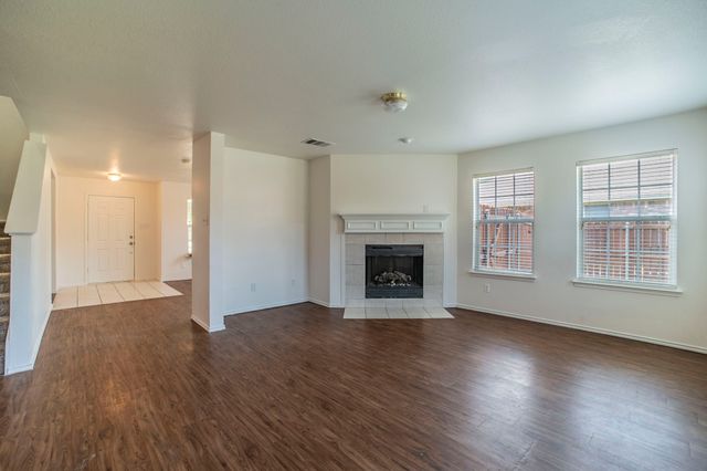 317 Quail Run Road, Red Oak, TX 75154