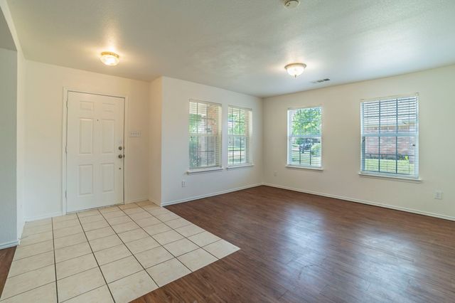 317 Quail Run Road, Red Oak, TX 75154