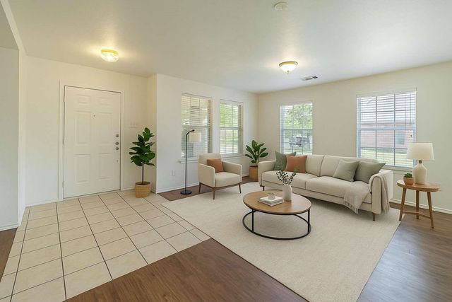 317 Quail Run Road, Red Oak, TX 75154