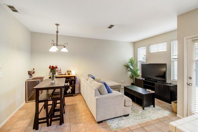 840 27th St, Sacramento, CA 95816