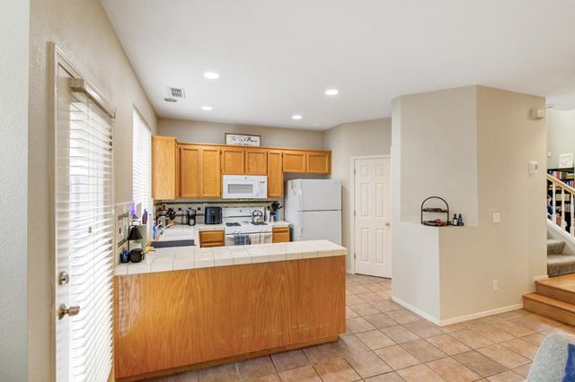 840 27th St, Sacramento, CA 95816