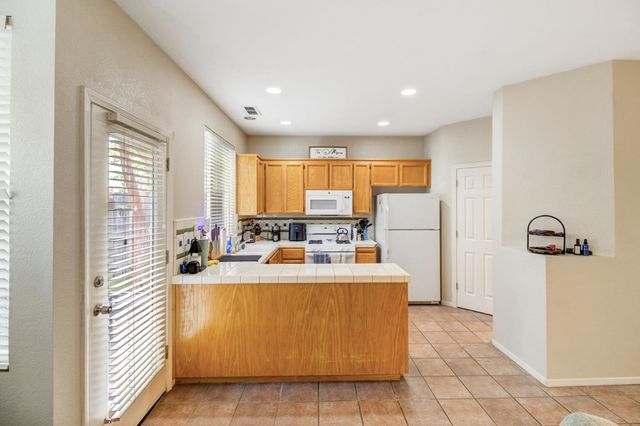 840 27th St, Sacramento, CA 95816