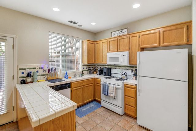 840 27th St, Sacramento, CA 95816