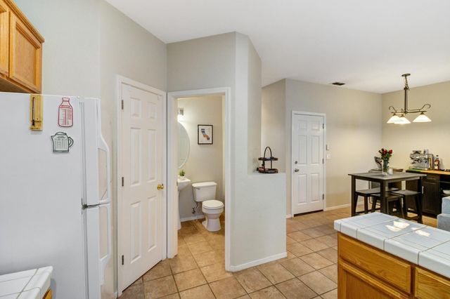 840 27th St, Sacramento, CA 95816