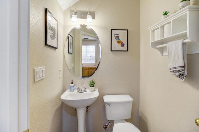 840 27th St, Sacramento, CA 95816