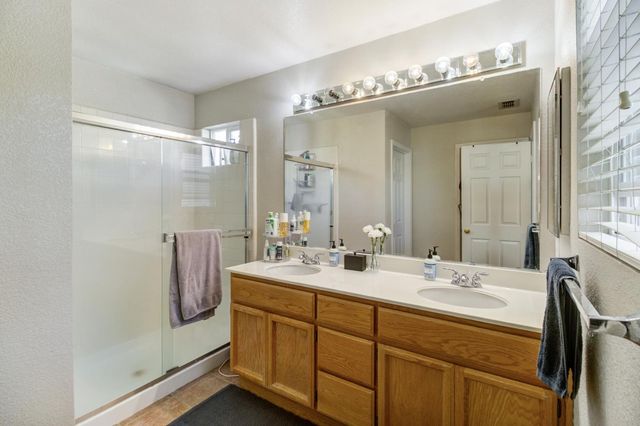 840 27th St, Sacramento, CA 95816