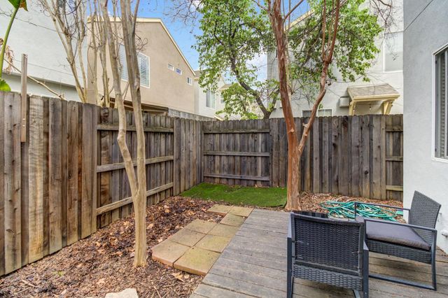 840 27th St, Sacramento, CA 95816