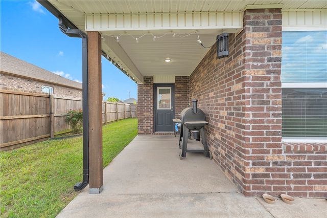 6705 SW Chalkstone Road, Bentonville, AR 72713