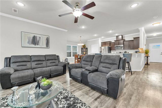6705 SW Chalkstone Road, Bentonville, AR 72713