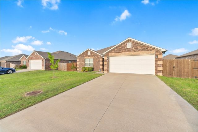6705 SW Chalkstone Road, Bentonville, AR 72713