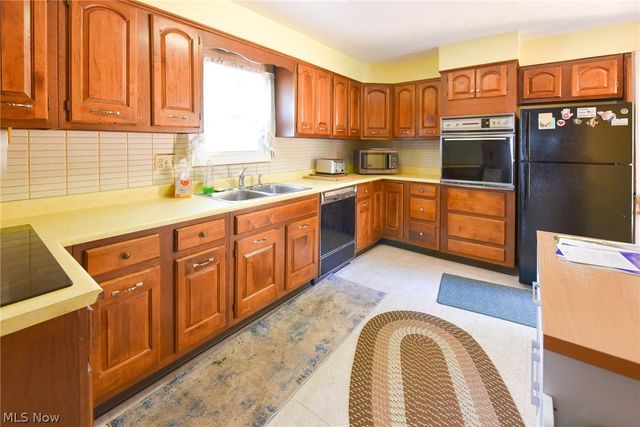 2696 Christensen Avenue, Akron, OH 44314