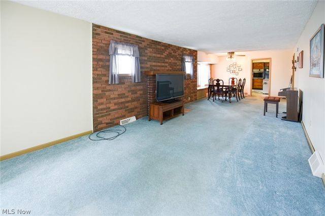 2696 Christensen Avenue, Akron, OH 44314