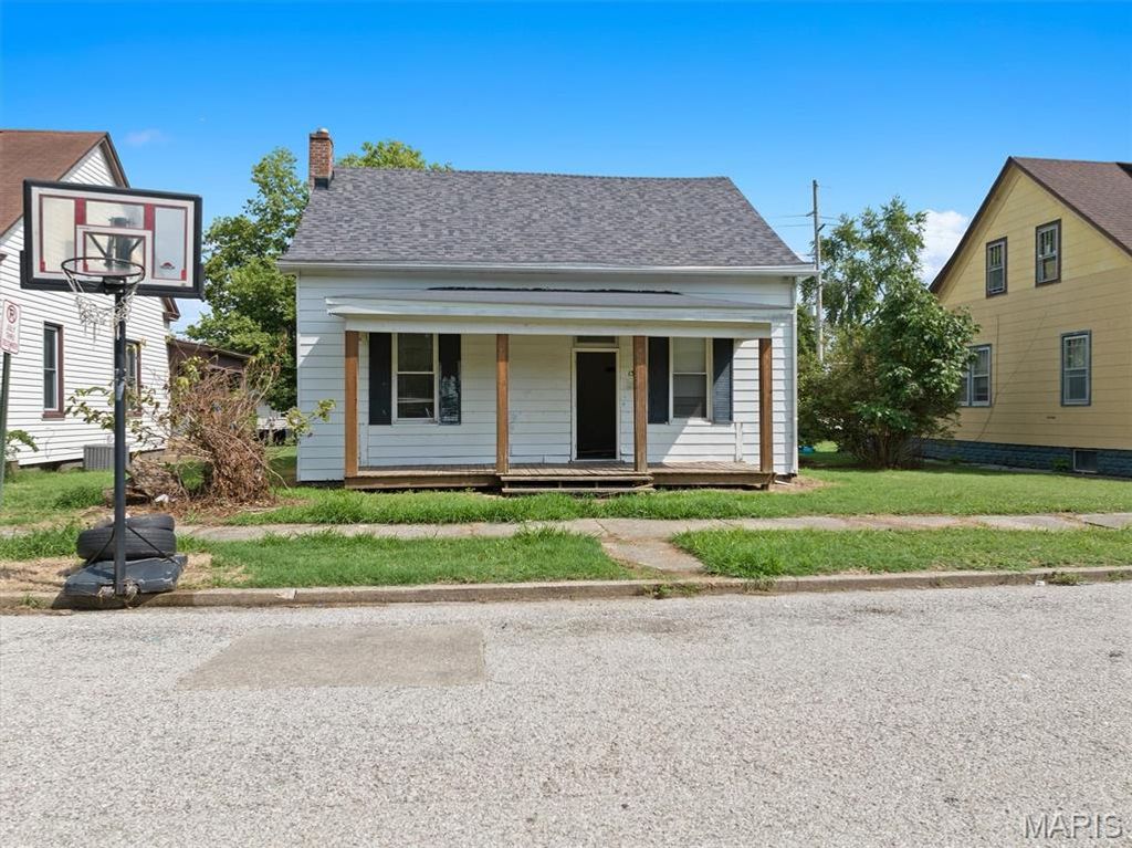 1316 N Church Street, Belleville, IL 62221
