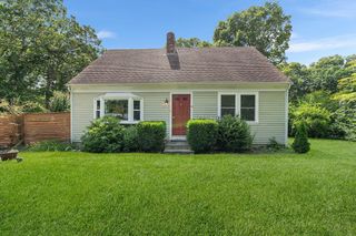 9 Whitman Dr, Sandwich, MA 02563