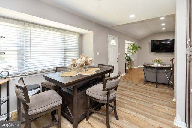 912 ASTON MARTIN DR, Lindenwold, NJ 08021