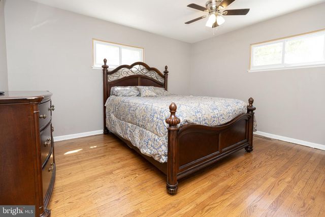 912 ASTON MARTIN DR, Lindenwold, NJ 08021