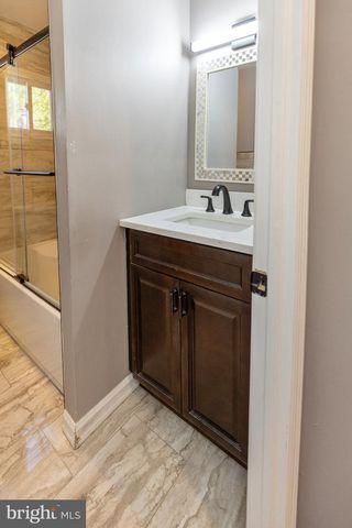 912 ASTON MARTIN DR, Lindenwold, NJ 08021