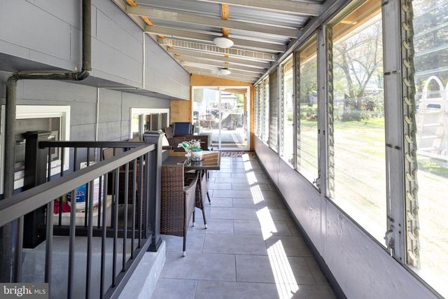 912 ASTON MARTIN DR, Lindenwold, NJ 08021