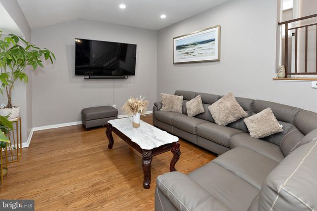 912 ASTON MARTIN DR, Lindenwold, NJ 08021