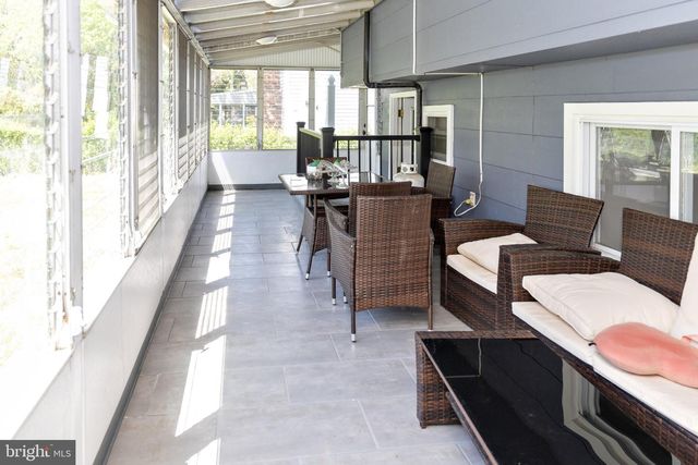 912 ASTON MARTIN DR, Lindenwold, NJ 08021