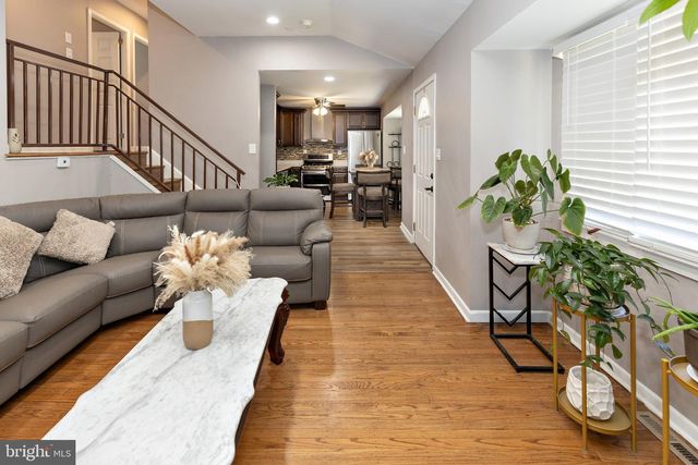 912 ASTON MARTIN DR, Lindenwold, NJ 08021