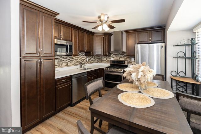 912 ASTON MARTIN DR, Lindenwold, NJ 08021