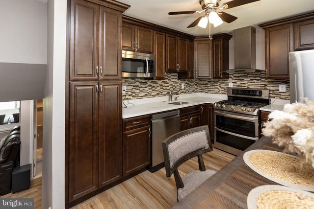 912 ASTON MARTIN DR, Lindenwold, NJ 08021