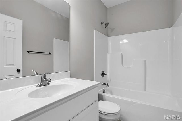 2304 Hank's Close 172 STB, Washington, MO 63090