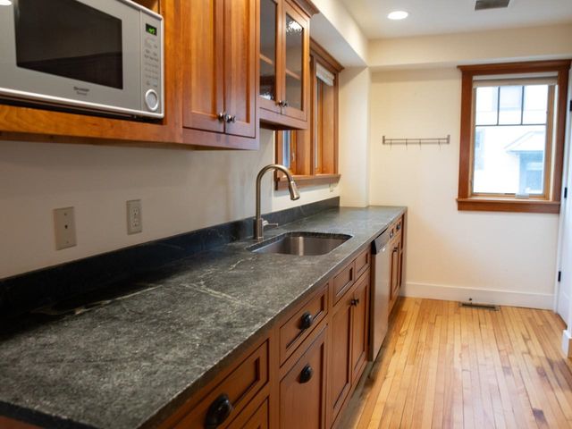 174 Lyman Avenue, Burlington, VT 05401