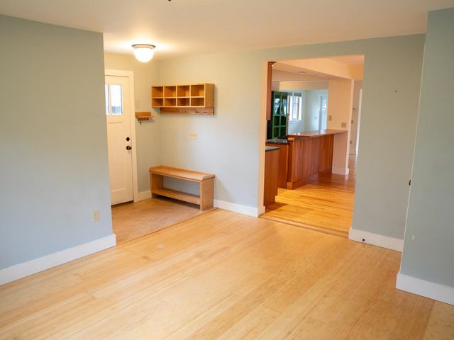 174 Lyman Avenue, Burlington, VT 05401