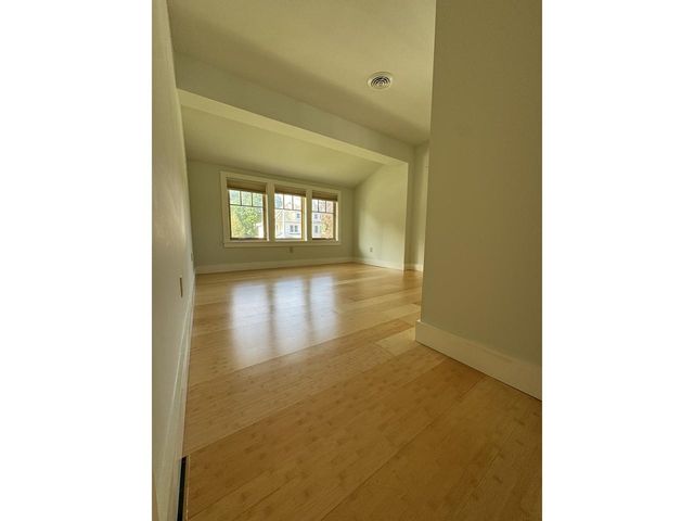 174 Lyman Avenue, Burlington, VT 05401