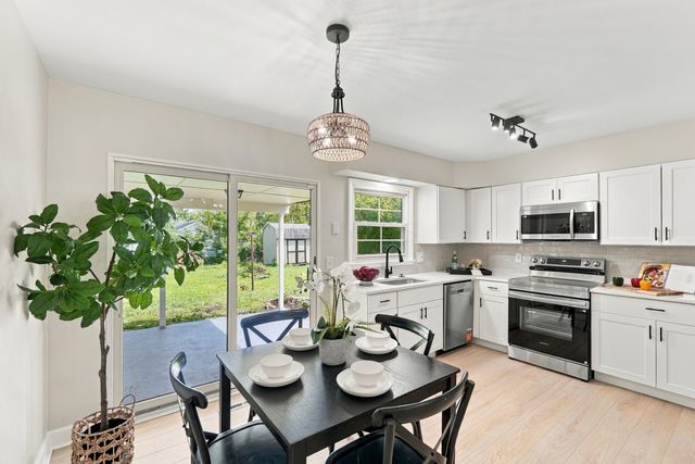 406 Carilla Lane, Columbus, OH 43228