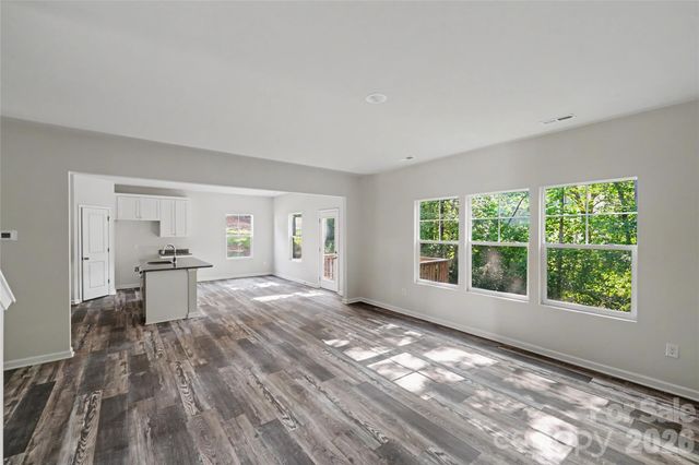 5146 Mark Drive NE, Hickory, NC 28601