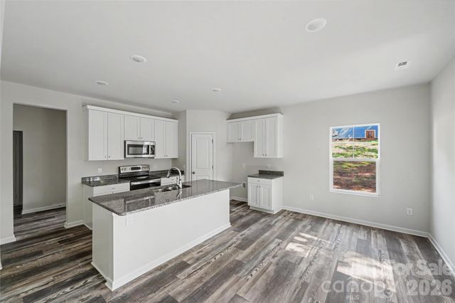 5146 Mark Drive NE, Hickory, NC 28601