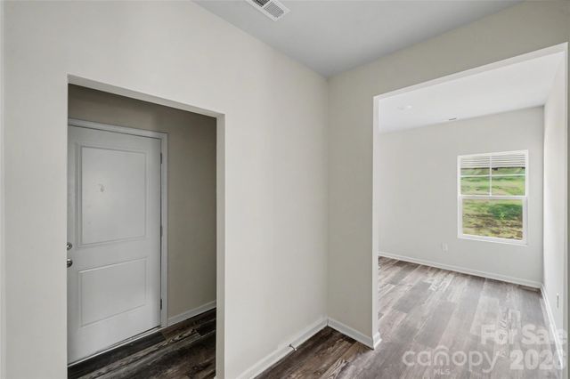5146 Mark Drive NE, Hickory, NC 28601