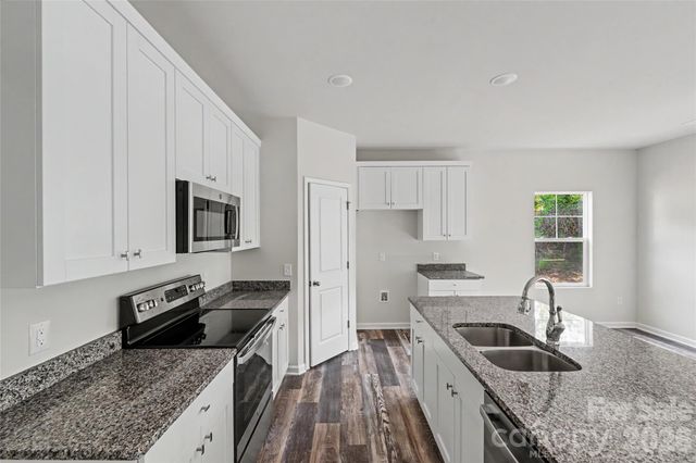5146 Mark Drive NE, Hickory, NC 28601