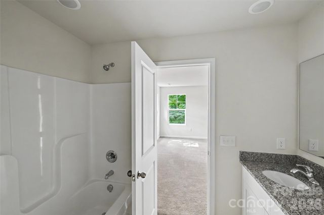 5146 Mark Drive NE, Hickory, NC 28601